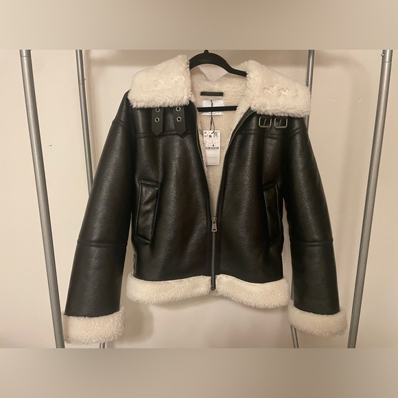 ASOS Stravidarius oversized aviator jacket with contrast collar in black - Picture 4 of 6